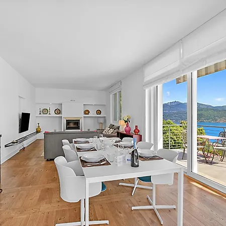 Villa Alessia - 4 Bed Villa With Lake Maggiore View